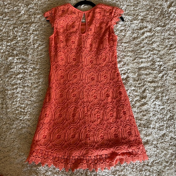 Woman’s dress - Picture 2 of 2